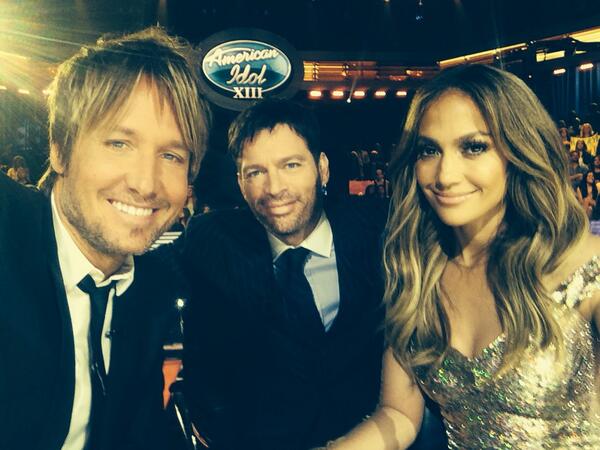 Keith News Photos...Keith Rockin' The Suit Tonight On *American Idol* Results Show...Thursday, April 24, 2014
